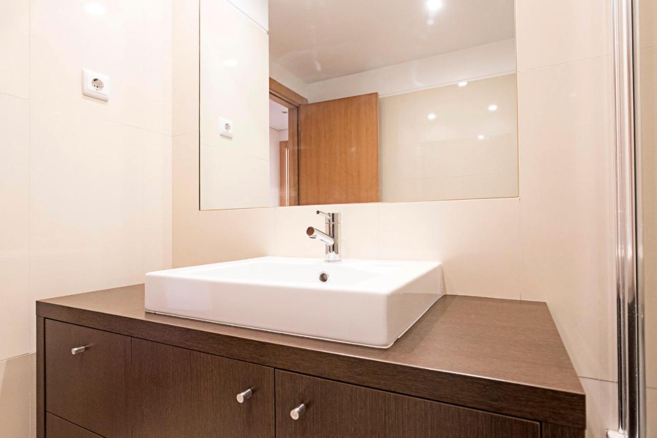 2Br Flat By Metro W/ Free Parking By Lovelystay Vila Nova de Gaia Buitenkant foto