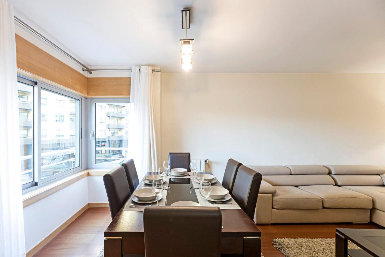 2Br Flat By Metro W/ Free Parking By Lovelystay Vila Nova de Gaia Buitenkant foto
